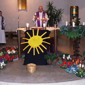 Adventkranzweihe und Schmankerlmarkt