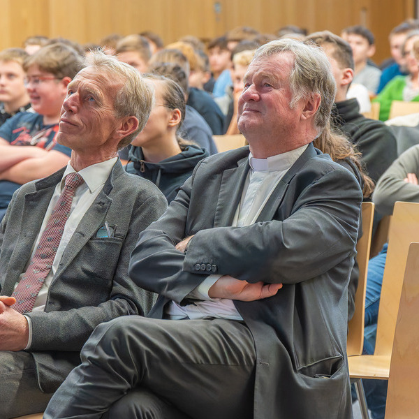 Bischofsbesuch in der Landwirtschaftsschule Schlierbach