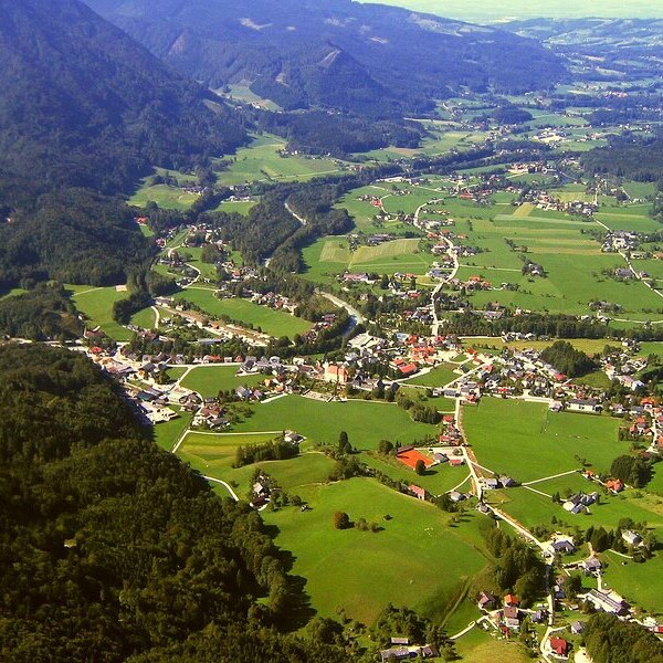 Almtal Richtung Norden / Herr Ypsilon/Wikipedia Almtal Richtung Norden